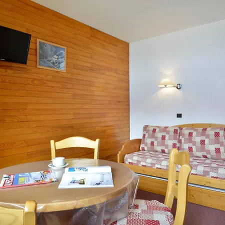 Agreable Pres Des Pistes Avec Balcon - Fr-1-181-2356 Διαμέρισμα